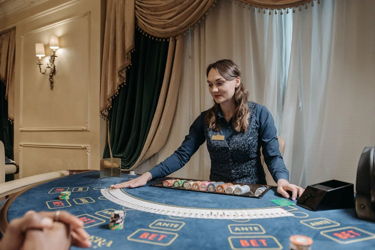 u999 — Cổng game điện tử, Live Casino và bóng đá chính thức tại Việt Nam